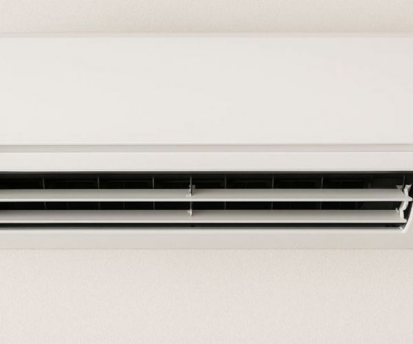 冷氣出風窗噴水怎麼辦？原因解析與快速自檢方法